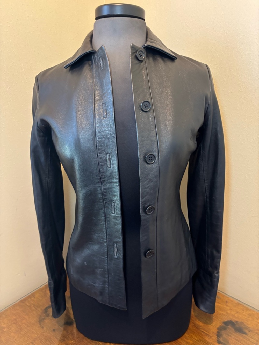 BCBGMaxAzria Black Genuine Leather Button-Front Jacket, Classic Style! Size 2